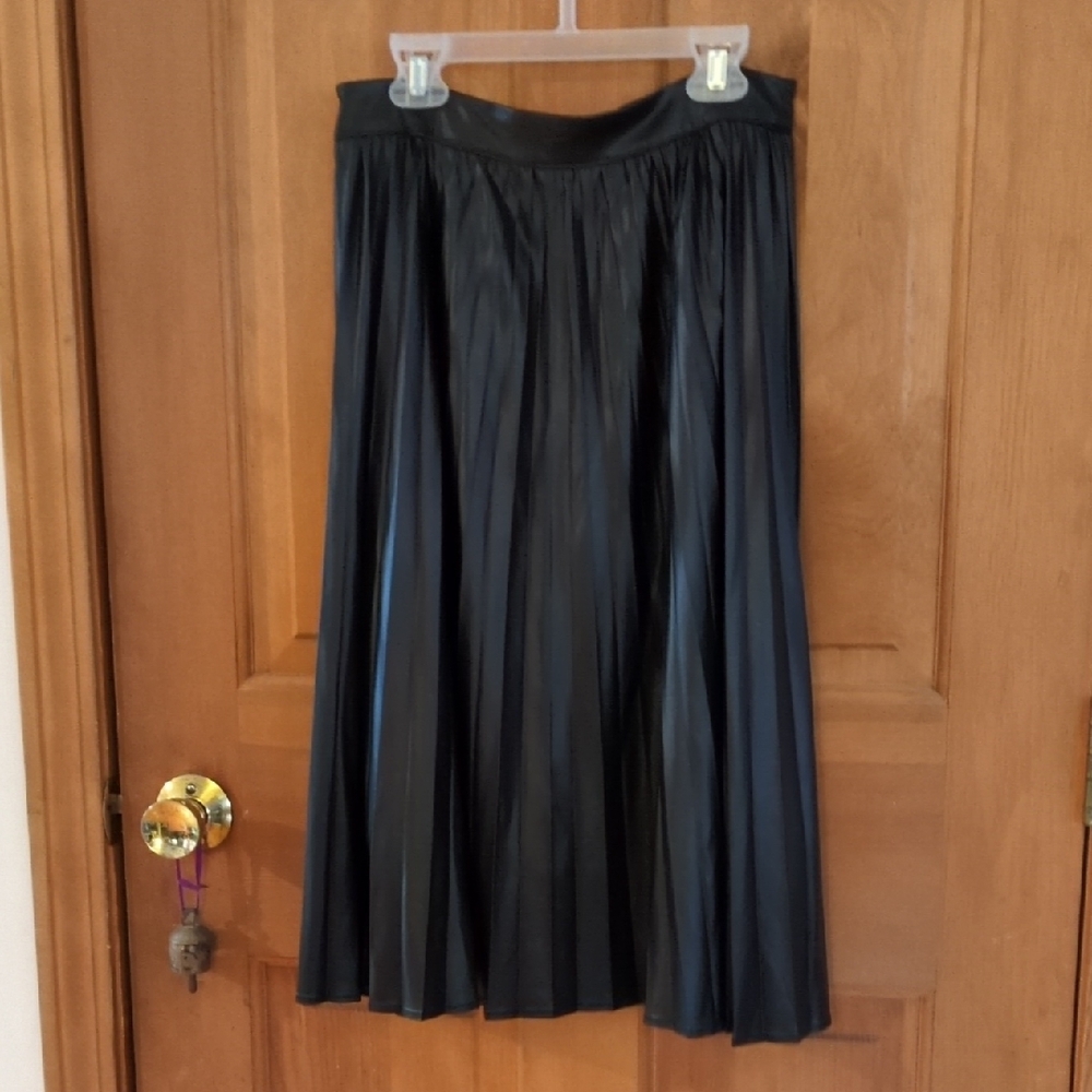 NWOT! Grace Elements Shiny Black Pleated Leather Look A-Line Skirt Size Medium - Picture 5 of 12